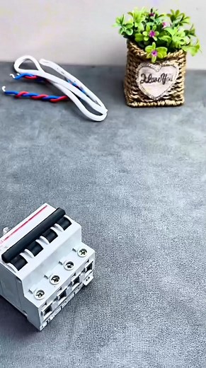 Voltage Detector Pen #trendingreel #trendingnow #kcmcp #twcwn | PowerTools