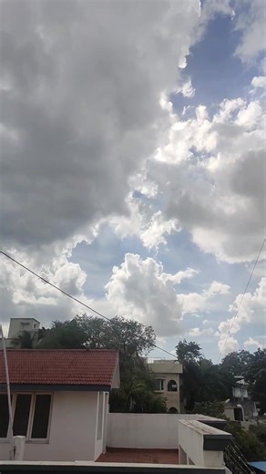 A Beautiful Time Lapse Shows the cumulus deepening in to congestus as seabreeze sets in. Meanwhile some isolated Rains is possible over city. #ChennaiRains | தமிழக வானிலை வலைதளம் - Rainman Studio -MasRainman | Facebook