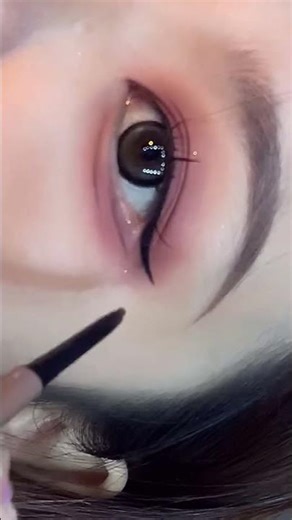 💥 Master This Unique Barb Eyeliner in 10 Seconds! 👁️ #Shorts