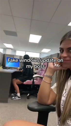 Funny Office Prank: Fake Windows Update on Boss
