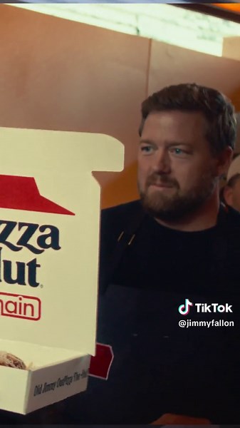 Made a gourmet version of my favorite childhood dish with @cheftimhollingsworth: the personal pan pizza. Thanks @Chain @Pizza Hut! #Tonight10