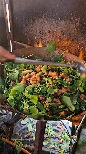 Adding so much that the pan looks small. How to make crispy pork basil stir-fry with a single sau...