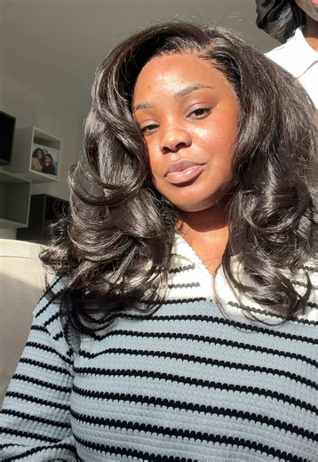 We did a wig reinstall with some face framing layers. The hair wasn’t customised by us *We do accept wigs that aren’t customised or installed by us but by another professional* Lace glue from @BM HAIR #germanwigmaker #internationalhairstylist #lacefrontwig #wiglayers #faceframing