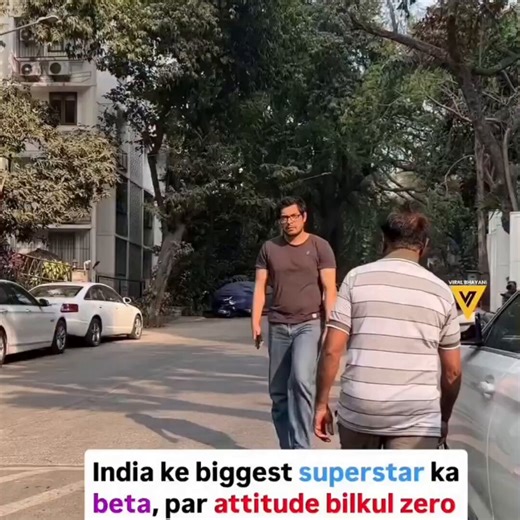 This guy has literally mastered the art of PR. Wears a simple shirt jeans, walks around like a helpless common man and somehow the paps are always exactly where they need to be. Then the same pages push reels about how “simple” he is. Gets spotted in a random auto on an empty road and after all this his movies still flop. Bro has even managed to beat his father in fakeness