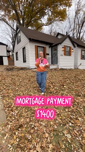 Independence friends… this one is such a good find 👀 A fully renovated home a HUGE detached garage with an unfinished upper level already set up with electric and plumbing… the potential here is insane. Guest suite? Studio? Workshop? Income space? You name it. Inside, everything feels fresh and updated new paint inside and out, modern flooring, updated bathrooms, and a gorgeous kitchen with granite counters, tile backsplash, and stainless appliances. ✨ 2 Bedrooms | 1.5 Baths ✨ Bright open layou