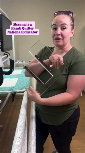 @ladybugthreads_quilting shows how easy it is to attach a ruler base #handiquilteraustralia