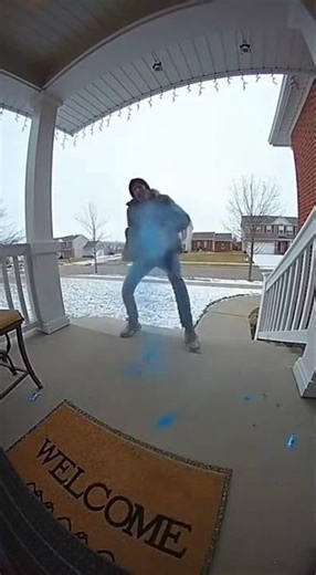 Smoke Bomb Bait Package Makes Thief Drop the Box and Run