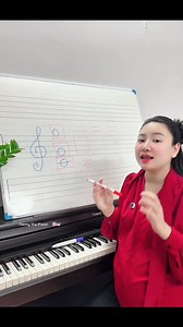 Mẹo để ghi nhớ các nốt nhạc trên khuông nhạc đó là: - Ghi nhớ 3 vị trí của nốt nhạc (như trong video) để tính - đếm lên và đếm xuống các nốt nhạc. - Đọc và thực hành nhiều bản nhạc để ghi nhớ vị trí của nốt nhạc 🎶 Tất cả đã có trong khoá học Piano Nền Tảng. Đăng kí học ibox Cô Mai nhé 🎶🎹🌸#hươngmaipiano #dạypiano #piano #pianoonline #họcpiano | Hương Mai Piano