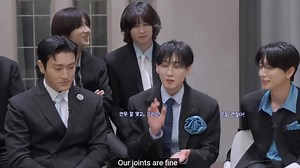 super junior reaction with the express mode mv 😆 lol even them were amazed how sync they were in the dance break part, kyuhyun said it's probably the lights were turning on and off😆 full video: https://youtu.be/qOAeKWUmHk4 -heekyunics | Leeteuk is the BEST Leader of the BEST Group~ Super Junior