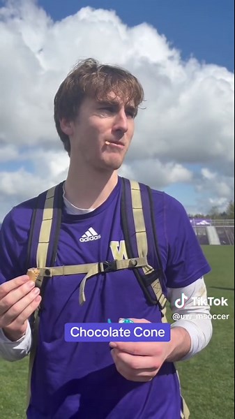 Snack Review with University of Washington Soccer Team