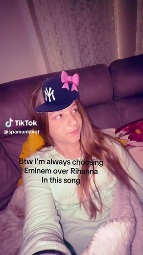 Eminem - Love The Way You Lie (Lyrics) ft. Rihanna