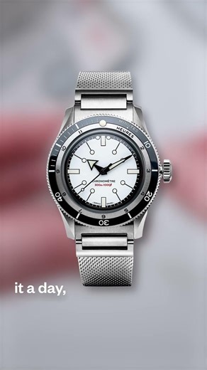 Serica's New Ref 5330 Dive Chronometer with Date Quick Look