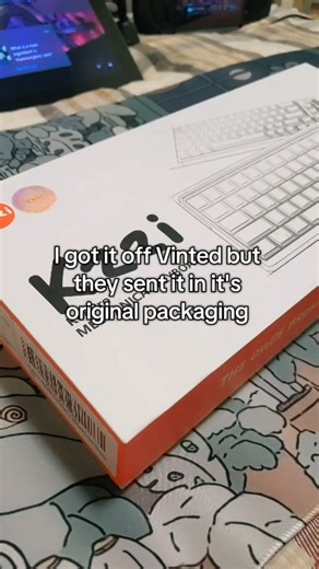 Harpooon illustrations on Instagram: "Unboxing my new keyboard!!! I LOVE IT I got it second hand from Vinted and it's so pretty. I just got a Rog ally X so I can finally do work outside of college! Meaning MORE ANIMATIONS AND ART YAYAYA. Anyway if you guys would like a review on what animation is like on a Rog ally X let me know! I can do both 2D and 3D anyway LOVE YOU GUYS!!! ✨ ✨ ✨ #unboxing#keyboard#gamingcommunity#gamingsetup#gamingreels#unboxingkeyboard#kzzi#kzzikeyboard#blutoothkeyboard#gam