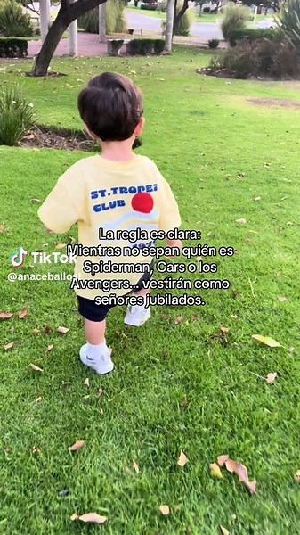 Regla de Moda para Bebés y Mamás: ¡Vestidos Elegantes!