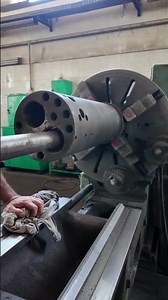 Internal grinding using a tool post attachment 👍 #engineering #manufacturing #machineshop