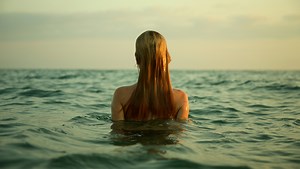 SMU Swimmer Luana Alonso Has The Olympic Committee's Attention, ESPN Ripped For ESPY's Choice & Naked Bride