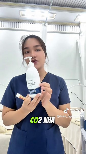 Chăm sóc da mụn quan trọng nhất là phải làm sạch da đầu tiên trước. #spa #xuhuong #chiasekinhnghiem #mụn #skincare