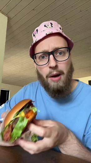 Johnni Drømme: Mascara Moments on TikTok