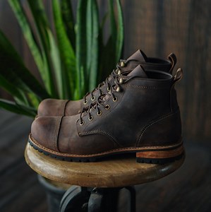 Vintage brown ranger boots