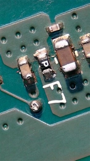 Clean solder joint every single time #diy #soldering #circuitboard