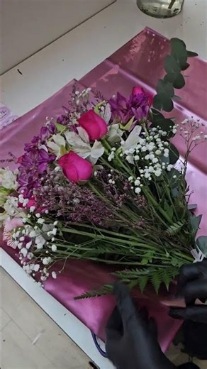 Floricultura não é só flor bonita. É tempo. É detalhe. É gente. É Tina Flores Floricultura. 💐