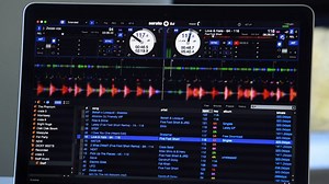 Learn more about Key Detection, Harmonised mixing and how these new tools in Serato DJ 1.8 can be useful in this video walkthrough with Logan from Serato HQ. Download and update to Serato DJ 1.8: http://sera.to/-b5fv | Serato