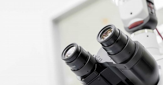 Quelle est l’histoire du premier microscope ?