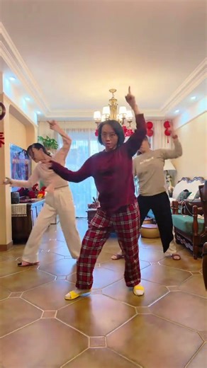 Wait and wait... .. Catch the last bus (waiting for someone s rehabilitation)...#Douyin Ne