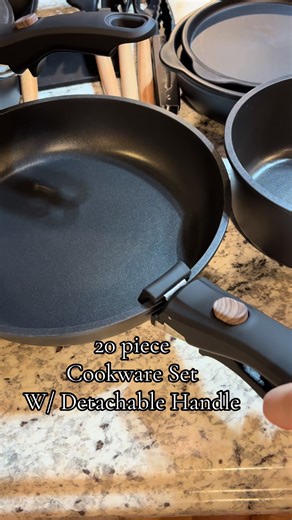 20-Piece Cookware Set with Detachable Handle