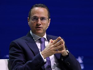 Shell pauses further Kazakhstan investments over legal disputes, CEO says