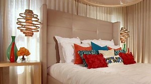 Watch Color Splash Season 9 Episode 5 - Designer David Bromstad creates an Old World traditional game room above a garage