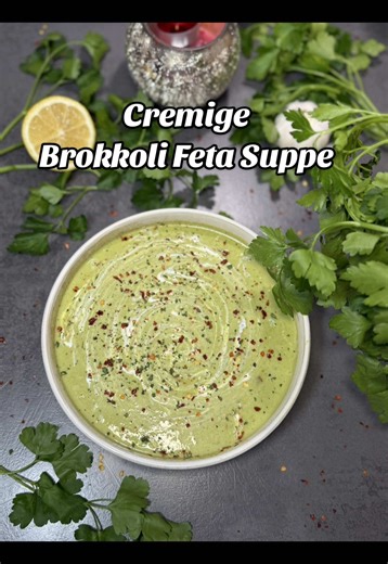 ❄️🥦 Cremige Brokkoli-Feta-Suppe – Soulfood für kalte Wintertage 🧀✨ Diese Brokkoli-Feta-Suppe ist super schnell zubereitet, herrlich cremig, macht satt und wärmt von innen. 💚 Proteinreich & nährstoffreich dank Brokkoli und Feta ⏱️ Perfekt für den Alltag – unkompliziert & fix fertig 🥣 Gesund, sättigend & wohltuend ❄️ Ideal für kalte Wintertage, Meal Prep oder ein schnelles Feierabendessen Zutaten: 500 g Brokkoli 2 kleine oder 2 mittelgroße Zwiebeln 3–4 Knoblauchzehen (optional auch mehr) 1 Pac