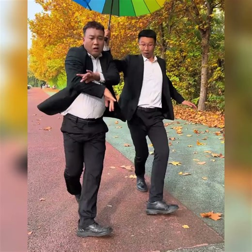 Life in All Its Forms: A Hilarious Dance Duo #StreetDance #StreetPhotography #LiveStream #SquareP...