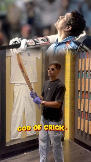 This is in Pune 🤯😍 🏏 Legends ka bat. History ki jersey. Goosebumps guaranteed. 🇮🇳 #teamindia