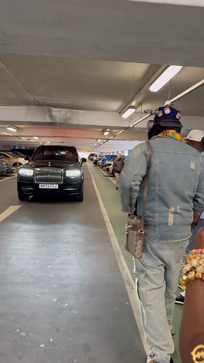 18K views · 396 reactions | Rapper @amgmedikal touches down in London  ahead of his London O2 indigo next week Friday May 3rd  Beautiful welcoming ceremony at the Heathrow airport ongoing now | Ghkwaku | Facebook