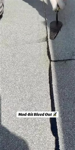 Mod-Bit Bleed Out 🔏 🧑‍💻 https://lusoroofing.com 📲 647.866-6213 📧 info@LusoRoofing.com #construction #toronto #roofing