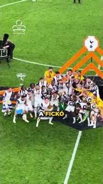 Amikor Mike Dean mindenki szeme láttára az ellenfél csapatának drukkolt 😆 #mikedean