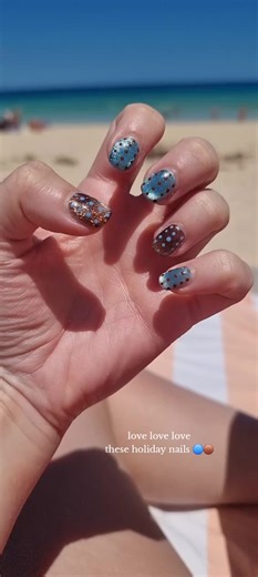catseye and polka dot in the sunshine ☀️ just need to get my rings back on #nailsart