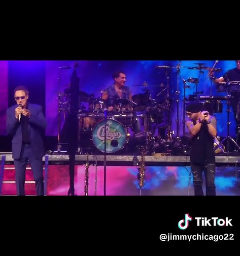 MOST EPIC VIDEO of Chris Daughtry singing Hard Habit to Break with Chicago #chicago #chicagotheband #chrisdaughtry #daughtry #80s #music