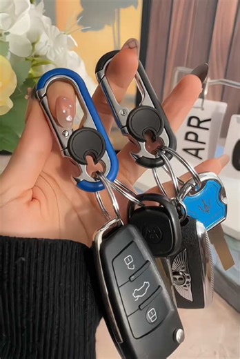 New keychains! This is a must-have for every guy#keychain #mensfashion #mensaccessories #carkeychain #accessories