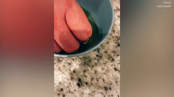 Top chef reveals his very simple trick for removing egg shells