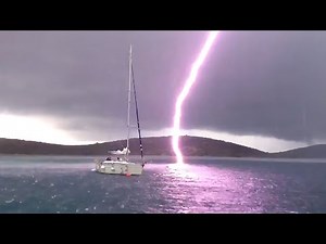 15 Incredible Lightning Strikes Caught on Camera