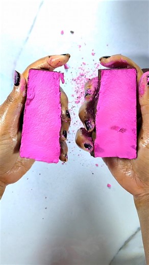 Vibrantly dyed dusty pink gymchalk 💖