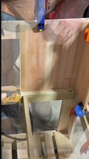 Raised Garden Planter / Urban Gardening #woodworking #DIY