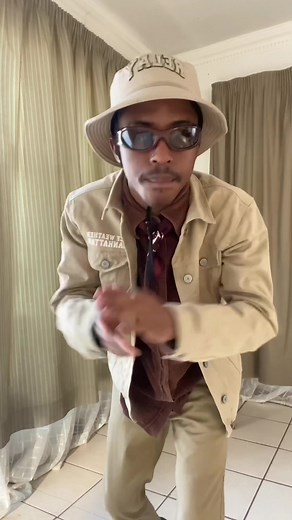 Ek’se a re APARENG👕👖 T-shirt: grootman (Woolworths) Jacket: @MyRunway Pants: @Mr Price fashion Shoes: grasshoppers Glasses: strata (sammy marks) Bucket hat: @RelayJeans86 #mrareapareng #tjarokelethabo #grwmroutine #grwm #fashiontiktok #satiktok🇿🇦 #menswear #fypシ #fashionbloggers #fyp