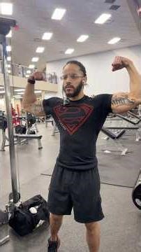 Superman Compression Tee from YoungLA for a Pumped Chest & Tricep Day #superman #youngla 🦸🏽‍♂️💪🏽