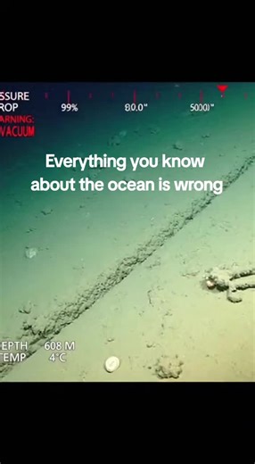 This was recorded at a depth where water pressure should crush steel in seconds. Instead, something else happened. The seabed split open — and the water didn’t rush in. For three seconds, the camera wasn’t submerged anymore. No bubbles. No particles. No sound. Just dry sediment… and something buried there long before this machine arrived. #fyp #DeepSea #underwater #FoundFootage #11000m