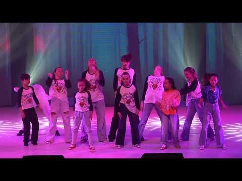 Stranger Things Dance with Latin elements ‪@leya_avoldi‬ #strangerthings