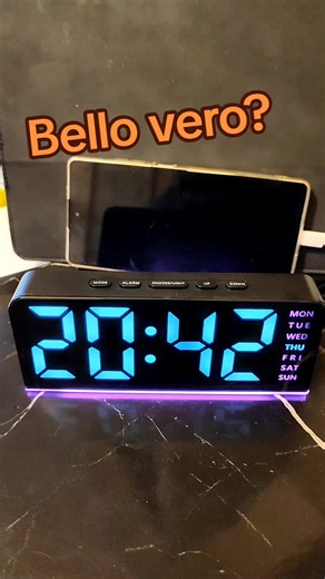 Orologio e sveglia led misura anche la temperatura #led #gadget #sveglia #casa #tiktokshop