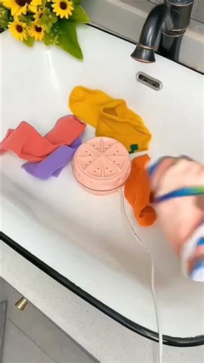 Potable Mini washing machine #coolgadgets #trendingshorts #cloth #washing #bathroom